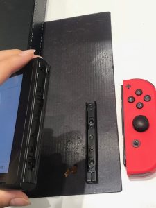 Nintendo Switch本体レール修理後。